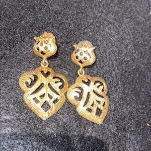 Elegant Gold Toned Heart Vintage Earrings
